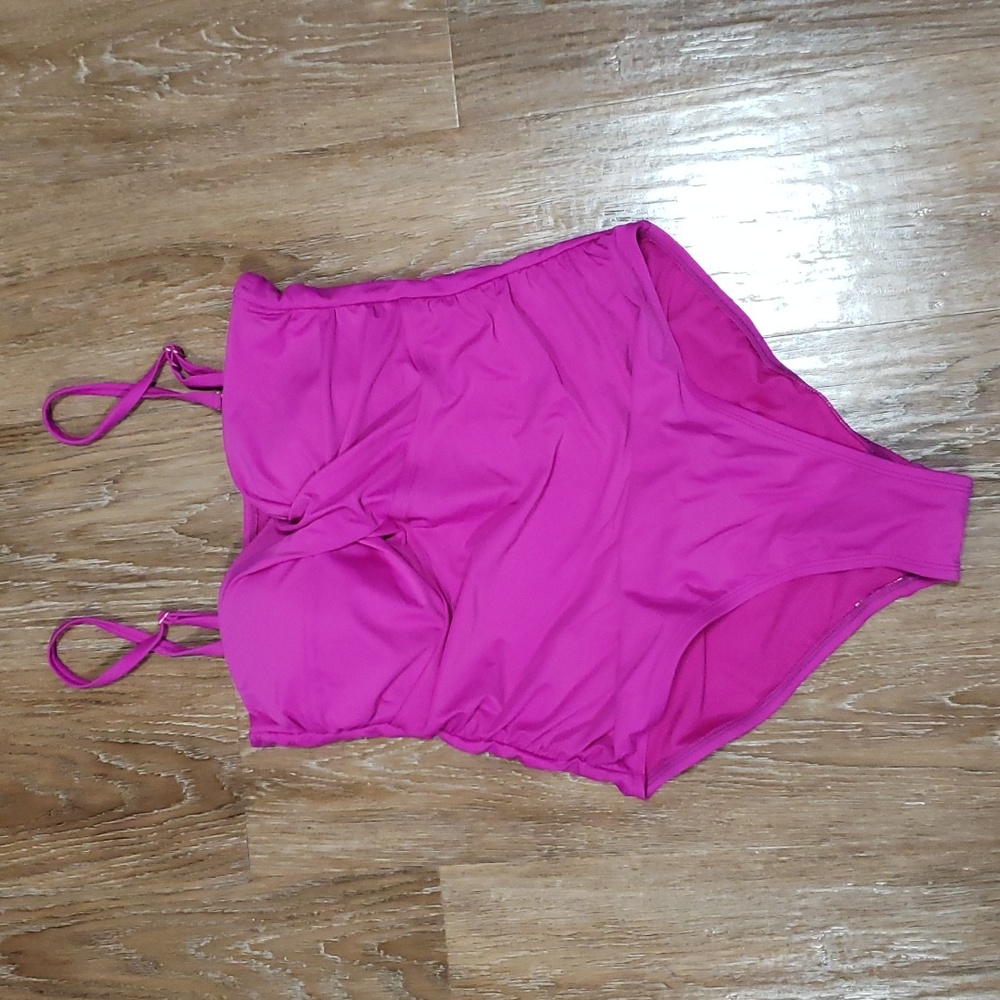 (14) NWOT George. Solid Color Classic Minimalist One Piece Swimsuit Vacation